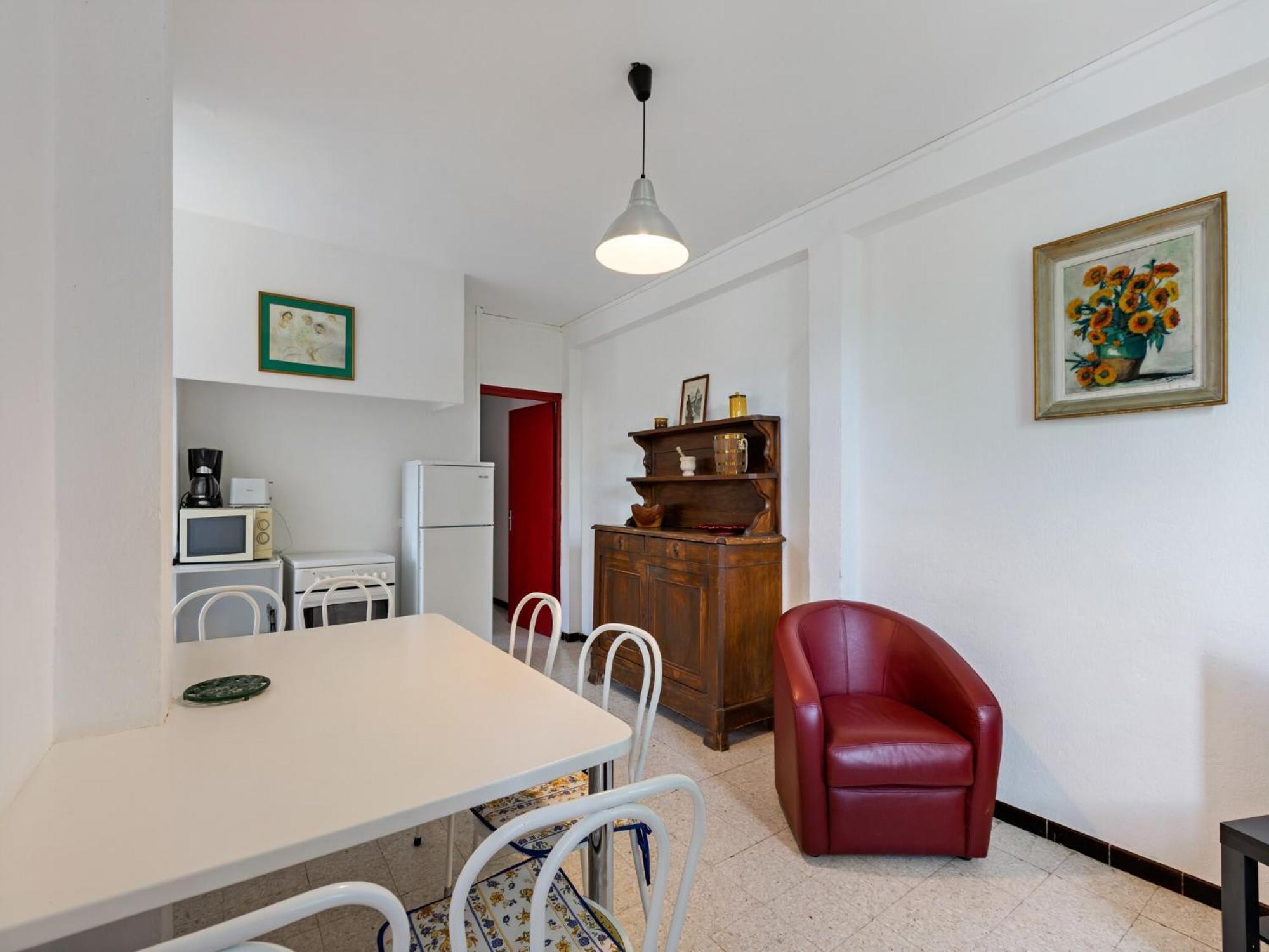 Apartment With Pool Amid Vineyards And Near The Beach Mèze Extérieur photo