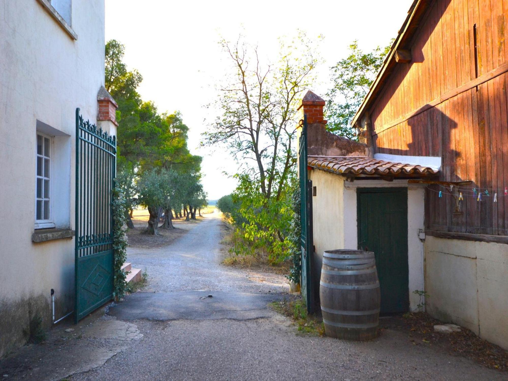 Apartment With Pool Amid Vineyards And Near The Beach Mèze Extérieur photo