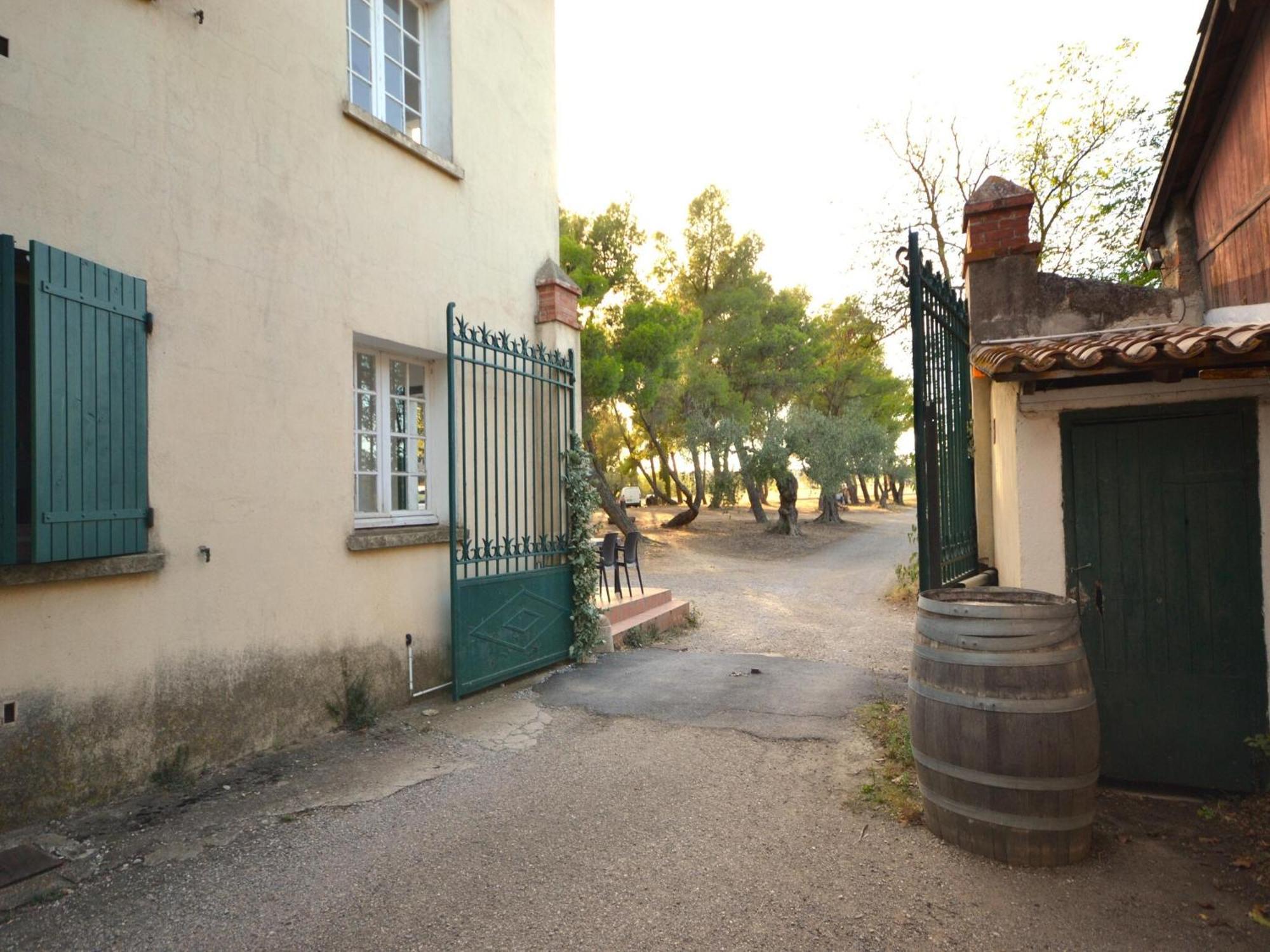 Apartment With Pool Amid Vineyards And Near The Beach Mèze Extérieur photo